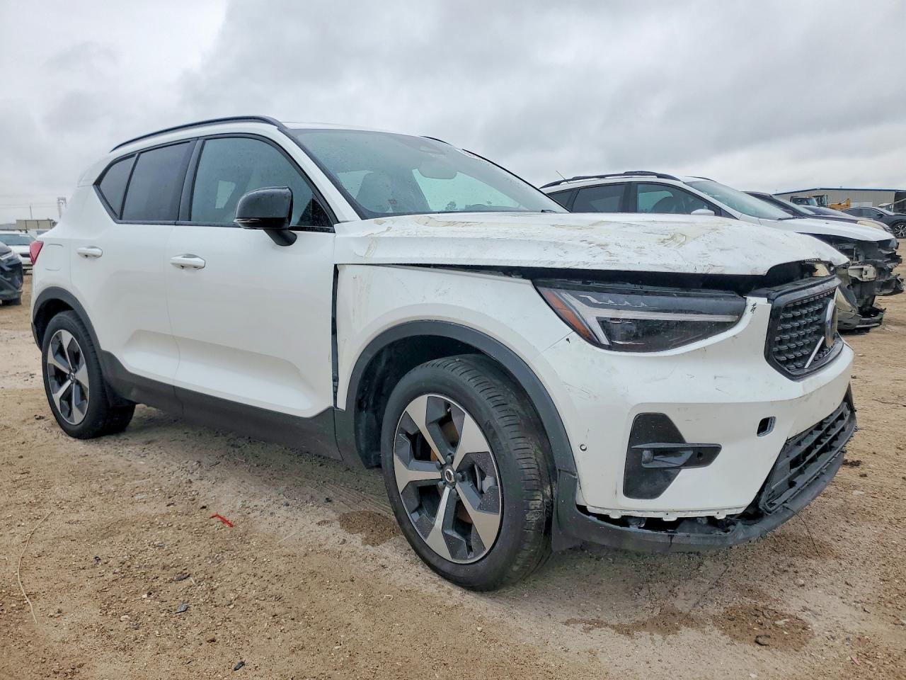 Volvo XC40 Plus