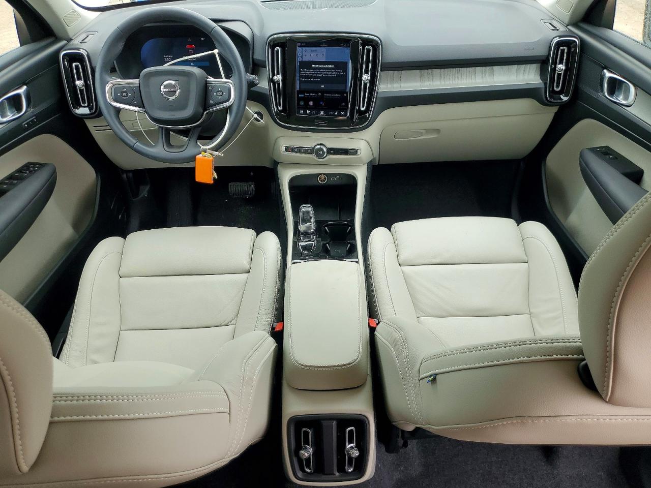 Volvo XC40 Plus