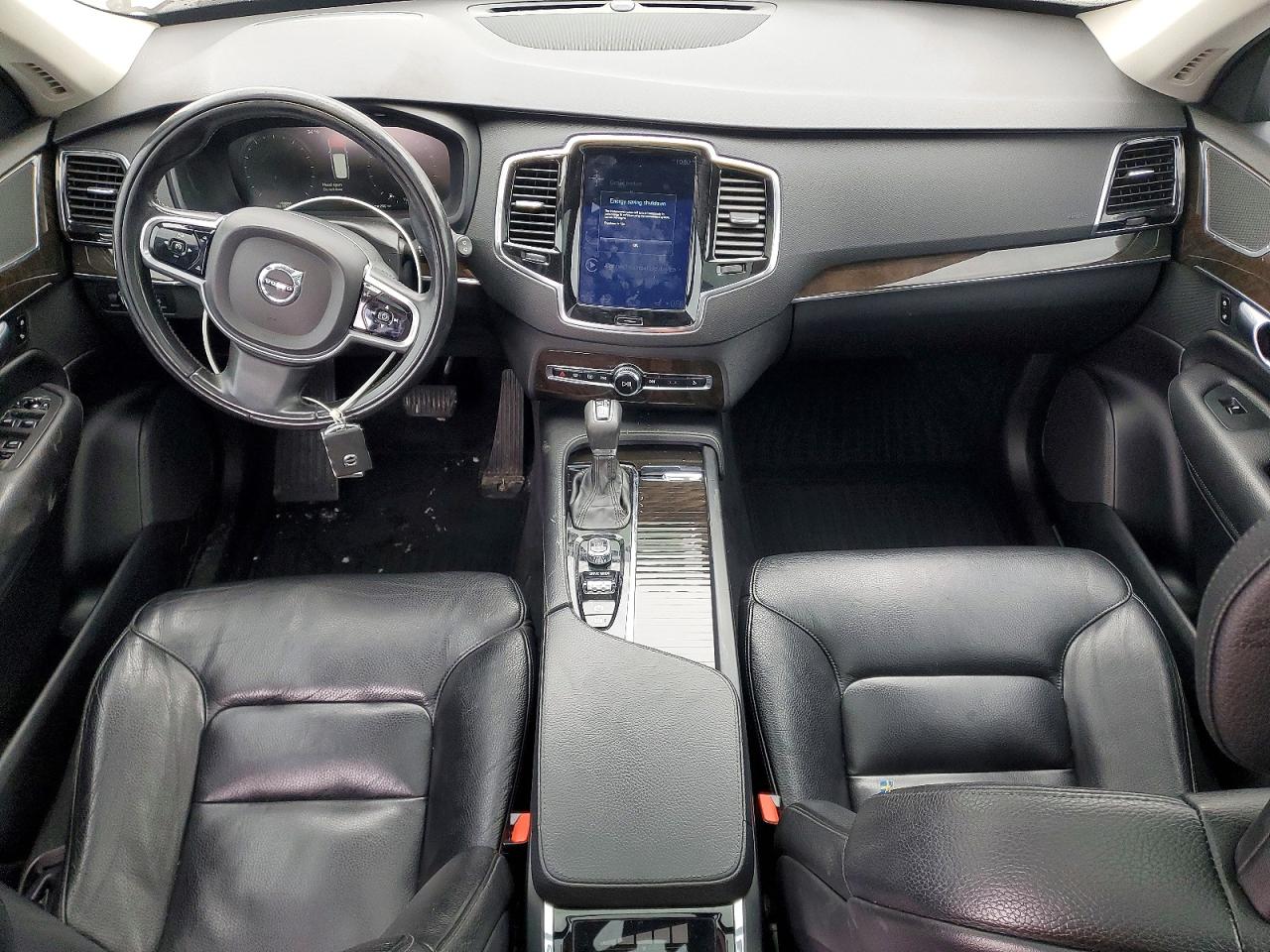 Volvo XC90 T6