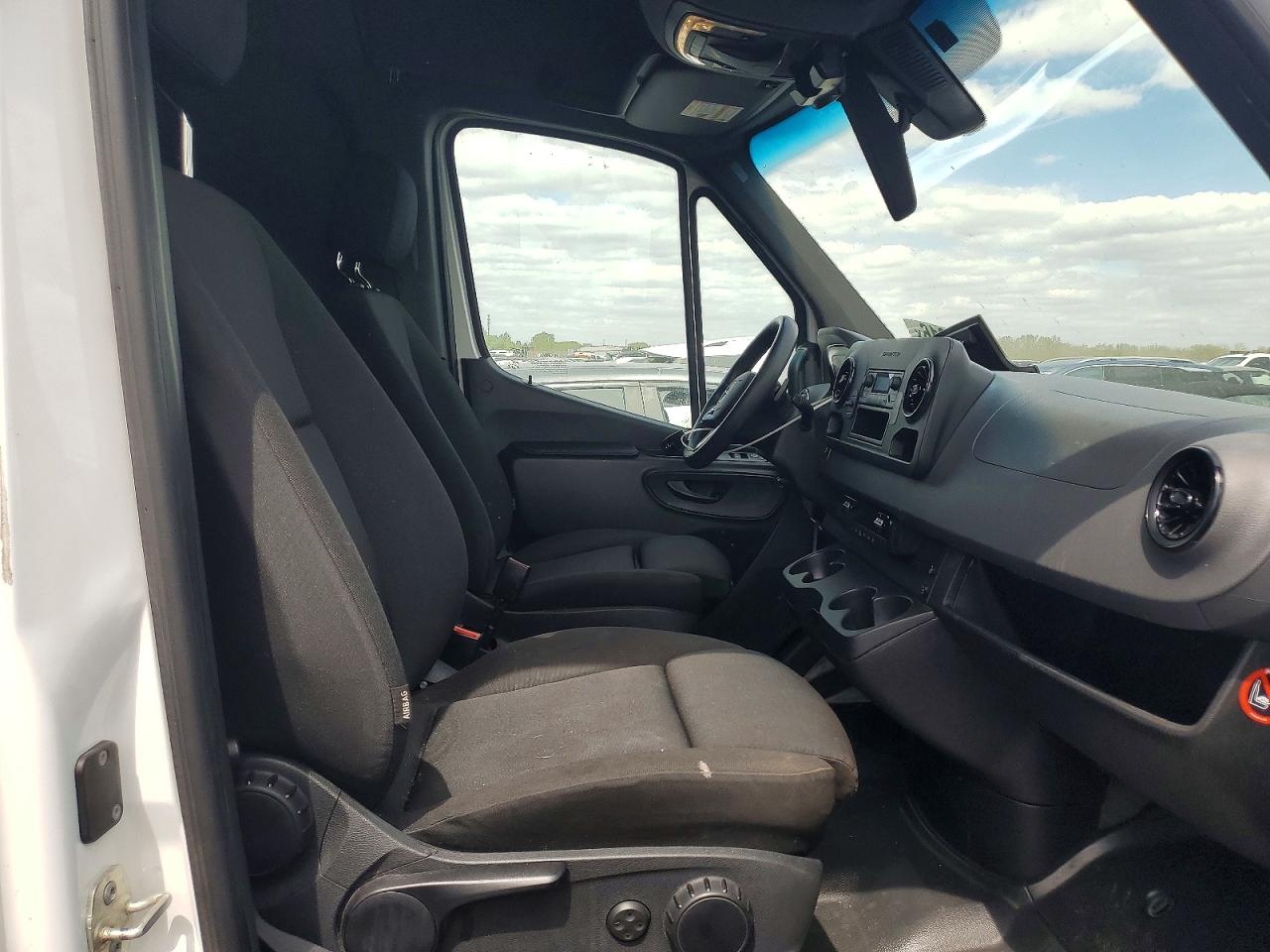 Mercedes-Benz Sprinter 2500