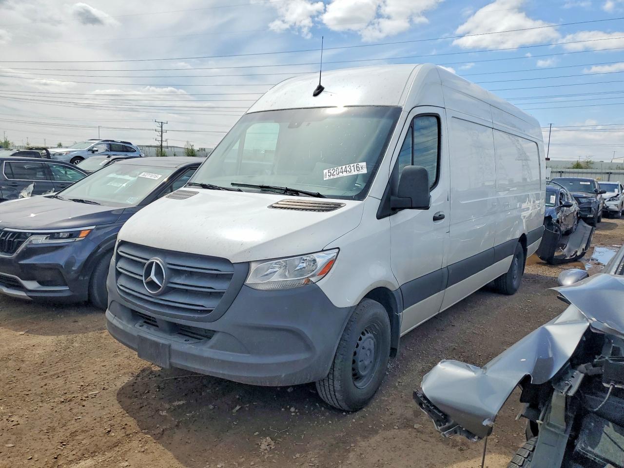 Salvage Mercedes-Benz Sprinter Image