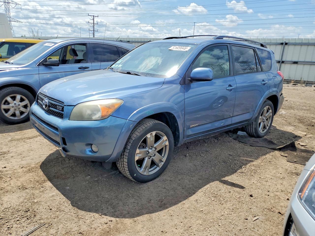 Salvage Toyota RAV4 Image
