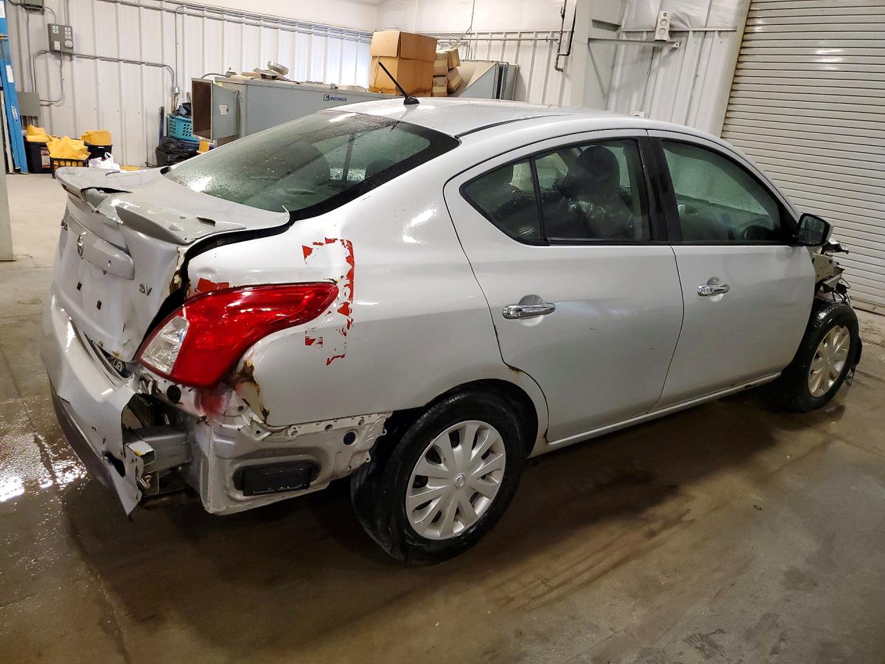 Nissan Versa Sv