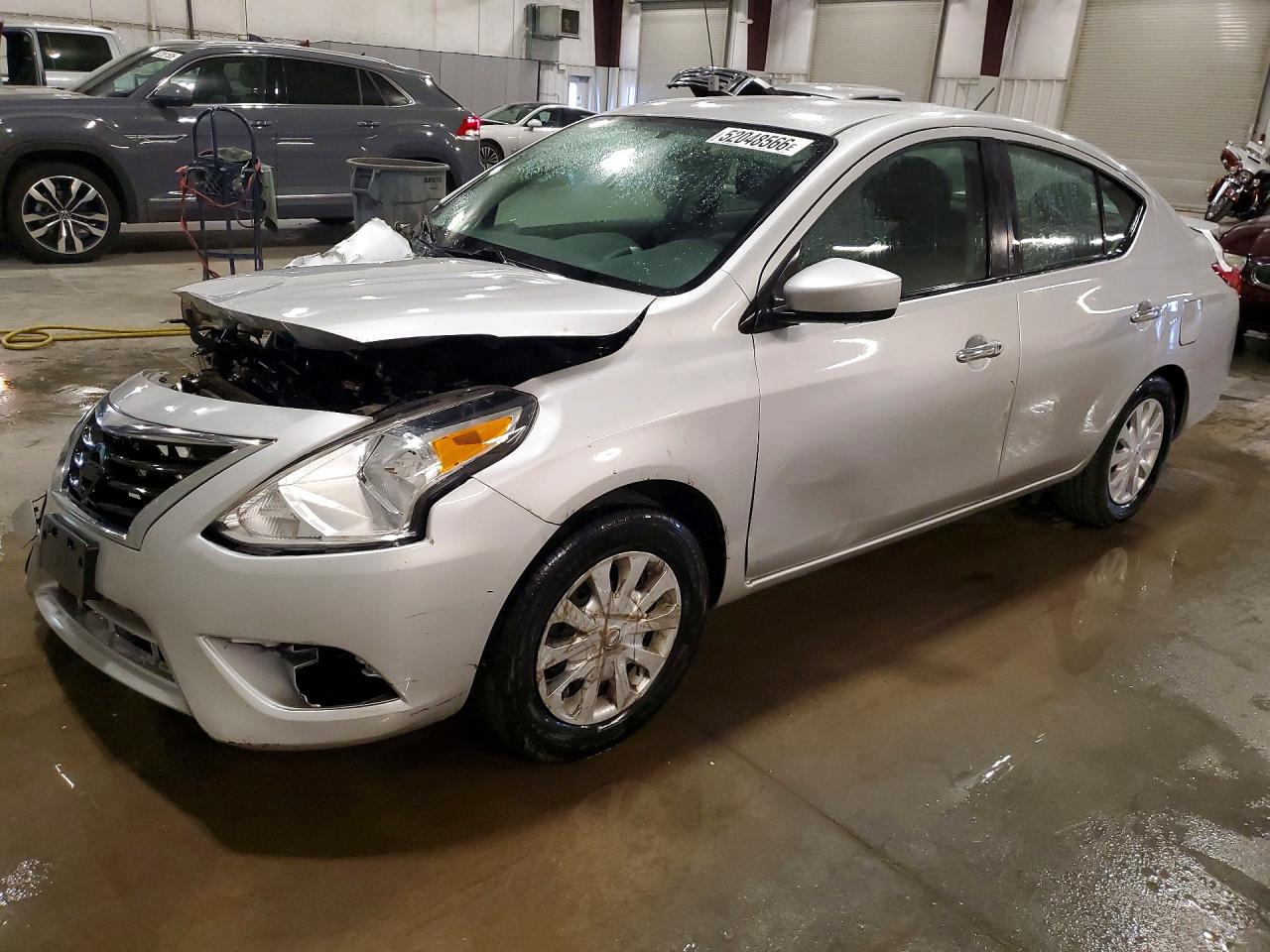 Salvage Nissan Versa Image