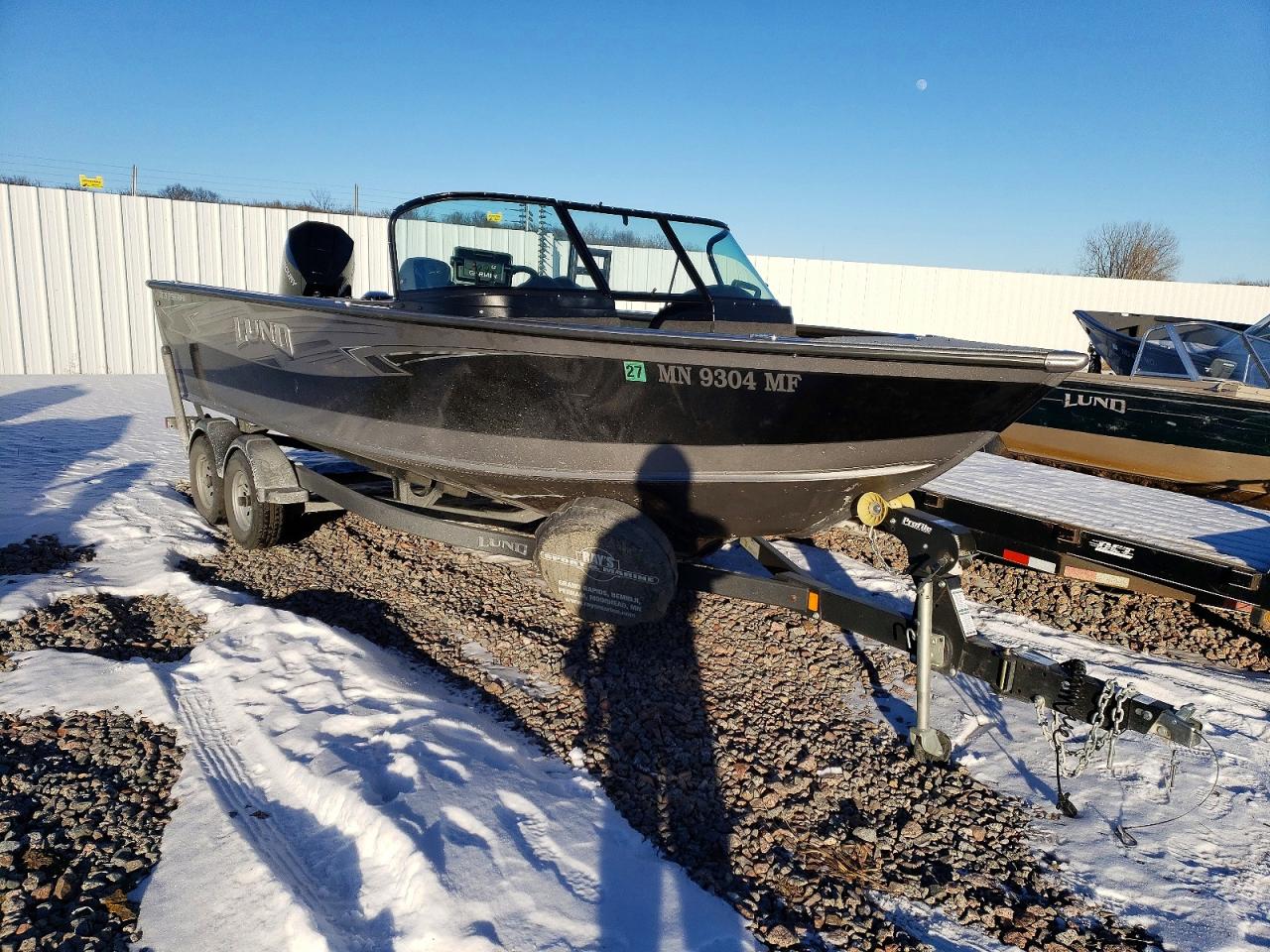 Salvage Lund Boat W Trl Image