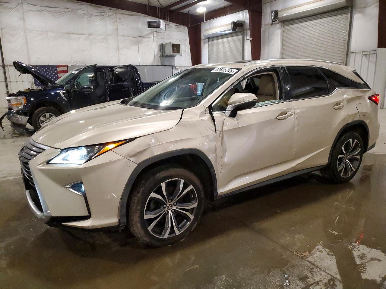 Salvage Lexus RX Image
