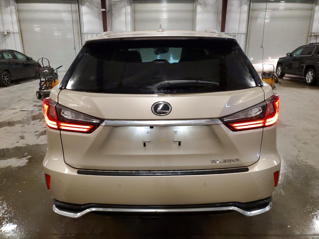 Lexus RX Base
