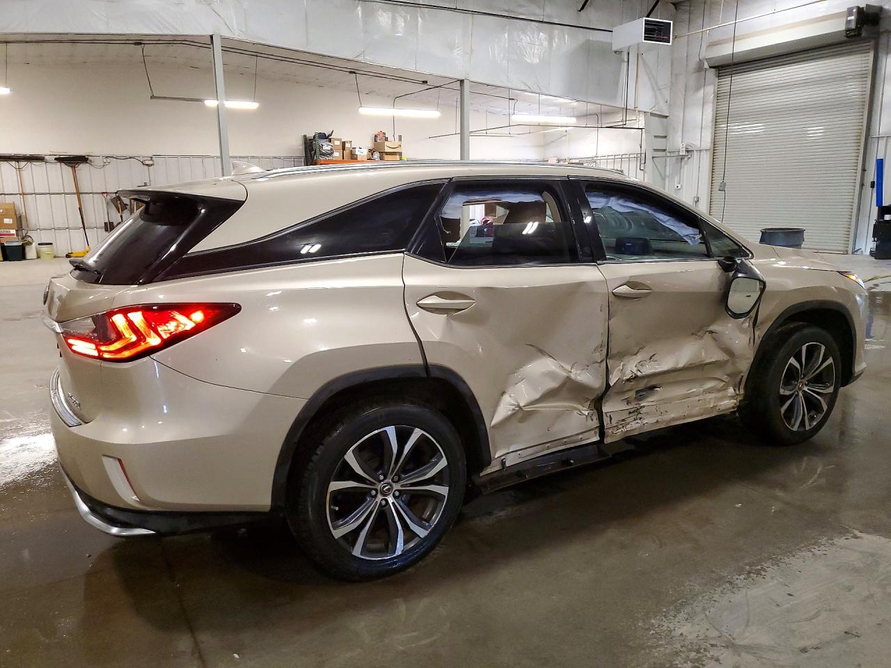 Lexus RX Base