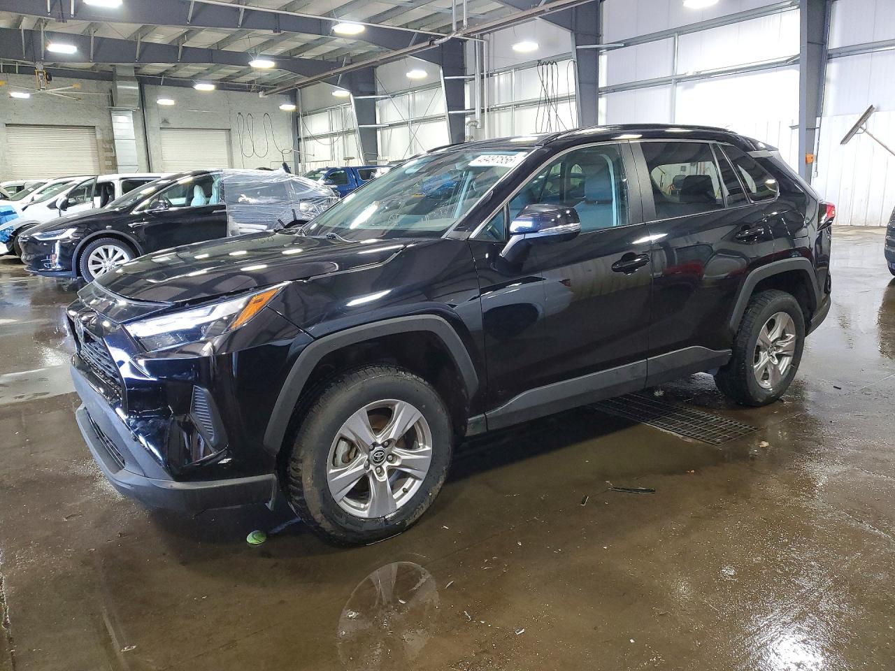 Salvage Toyota RAV4 Image
