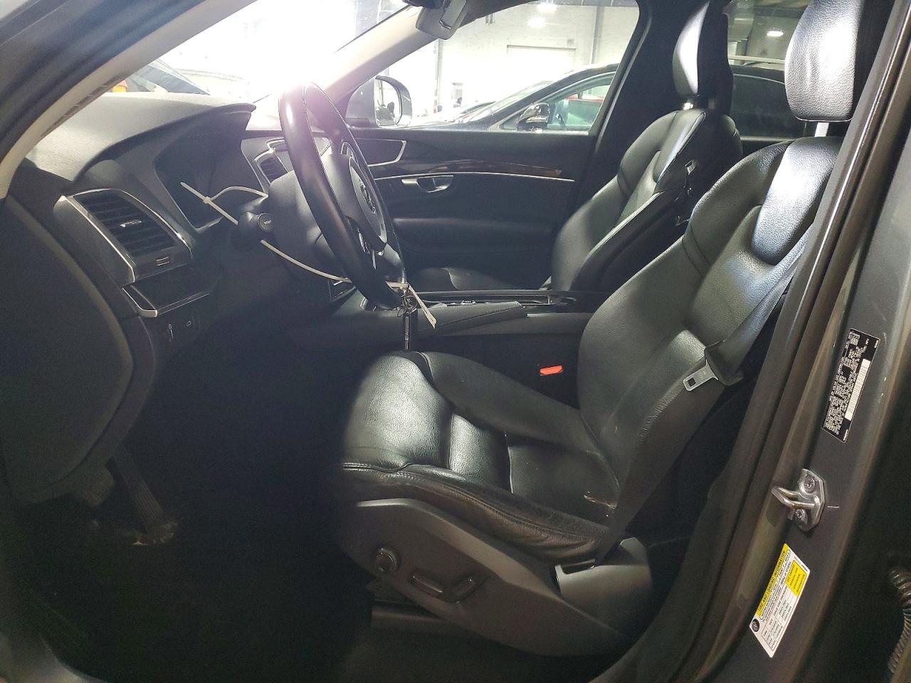 Volvo XC90 T5