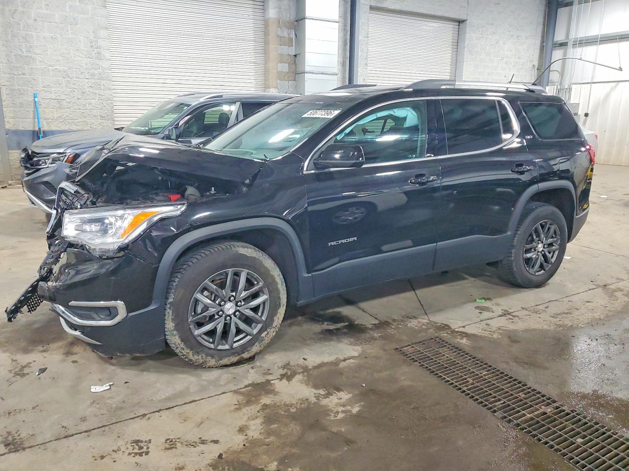 Salvage GMC Acadia Image