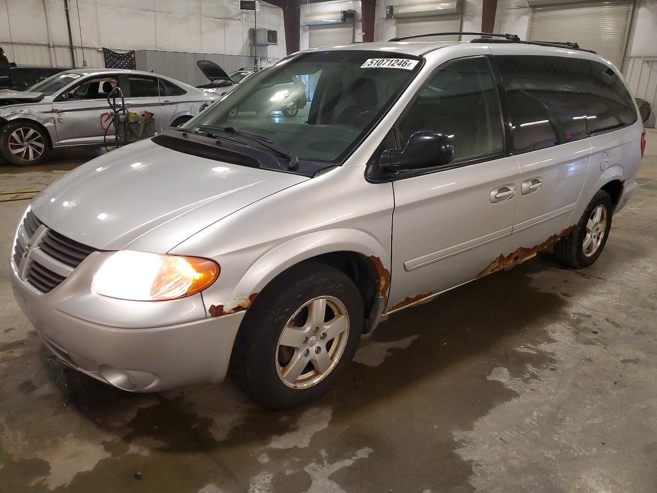 Salvage Dodge Caravan Image