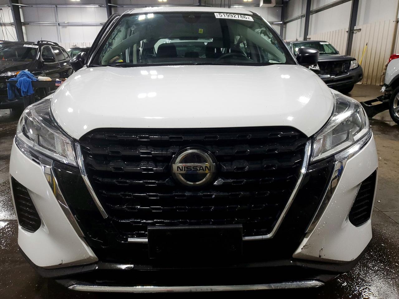 Nissan Kicks S