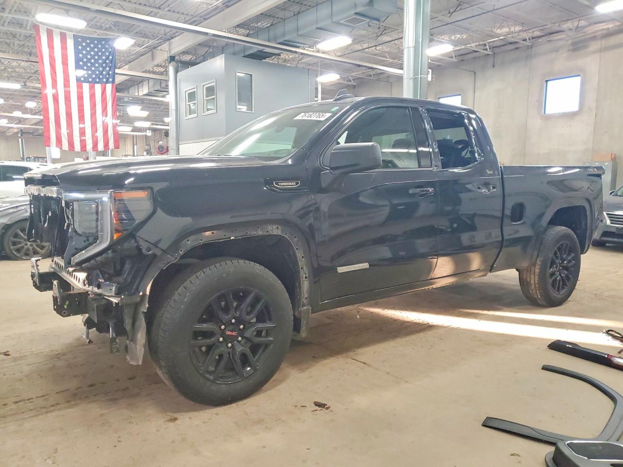 Salvage GMC Sierra Image