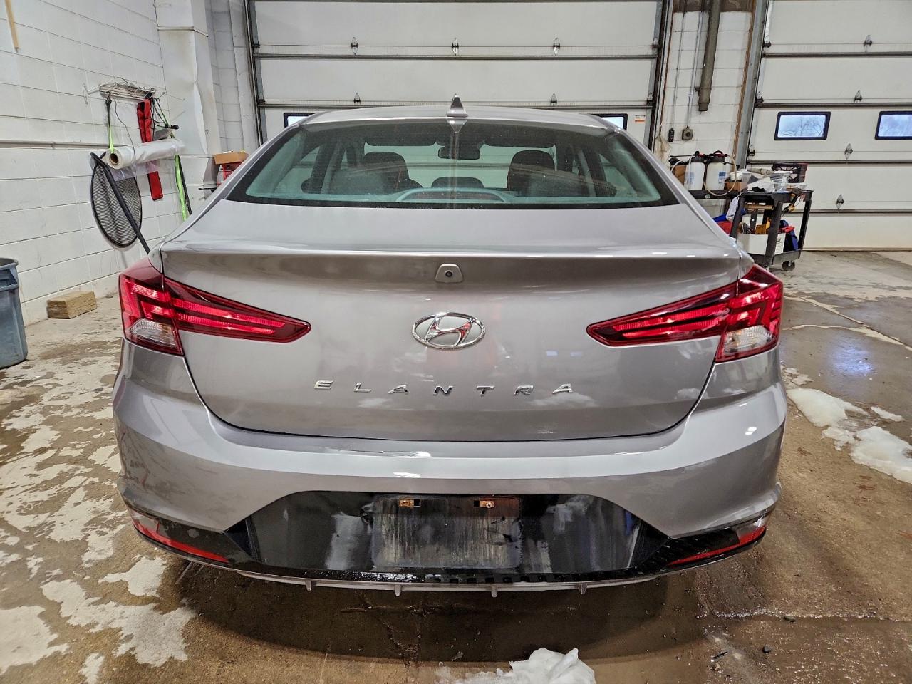 Hyundai ELANTRA Sel
