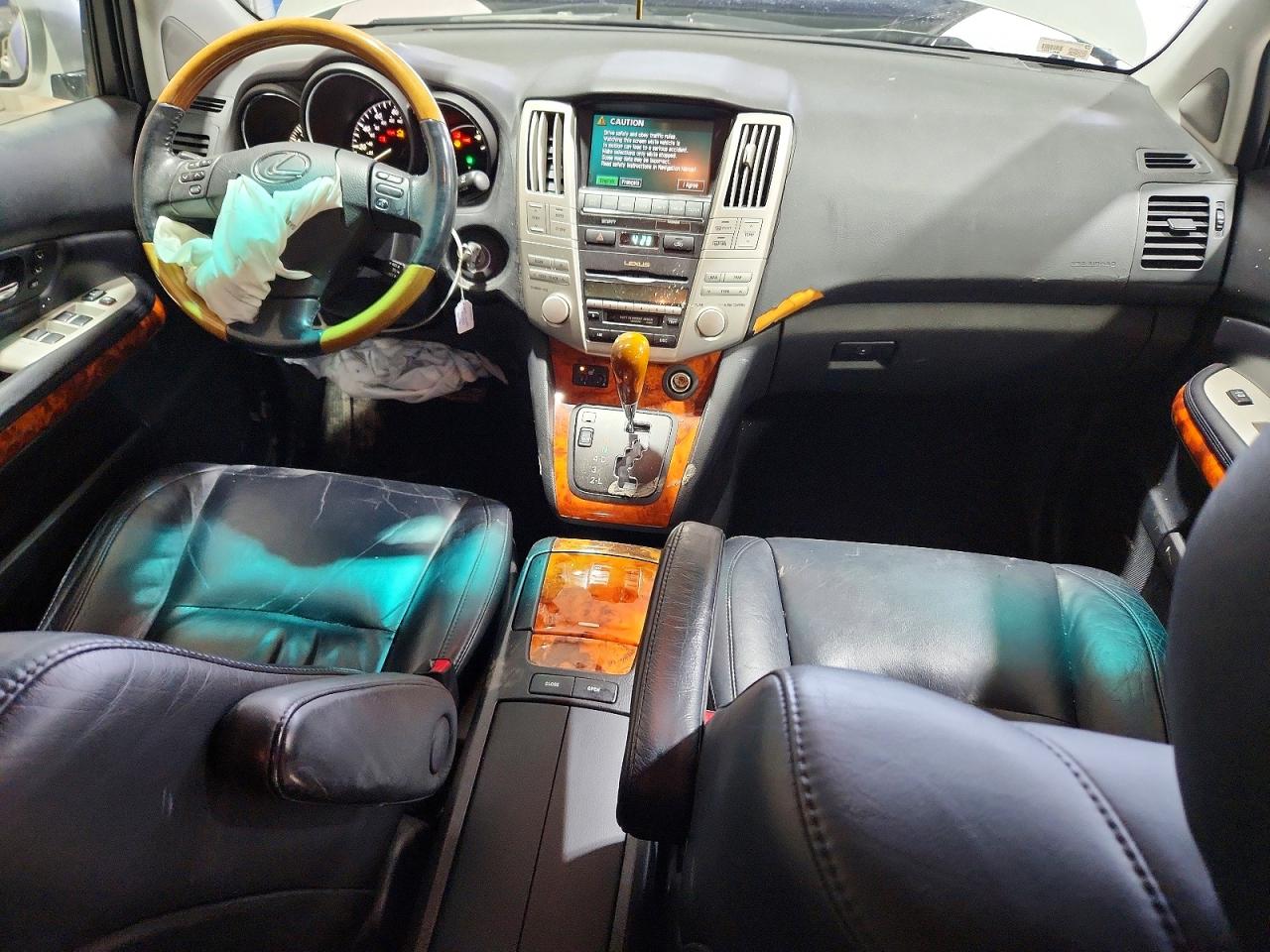 Lexus RX Base