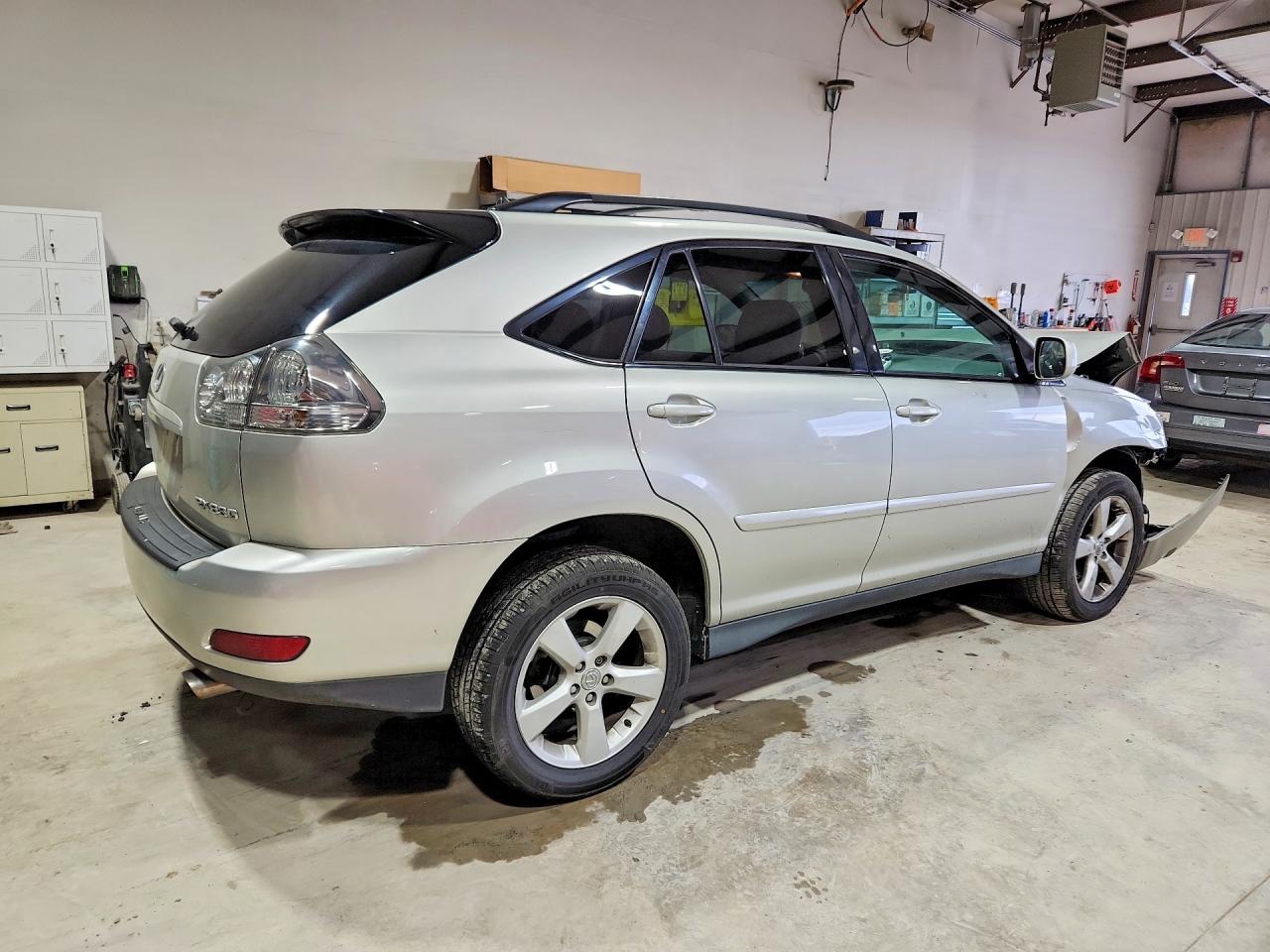 Lexus RX Base