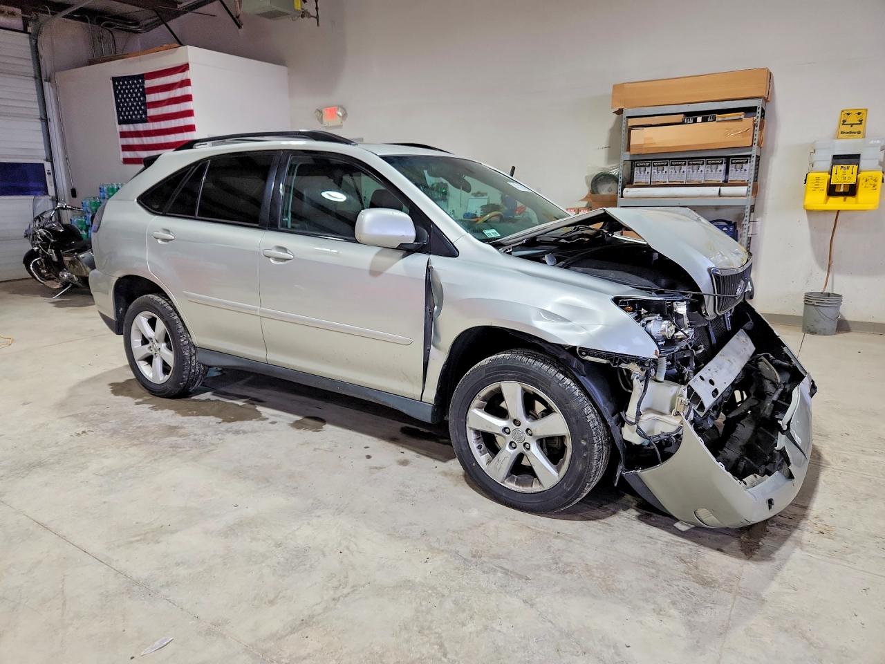 Lexus RX Base