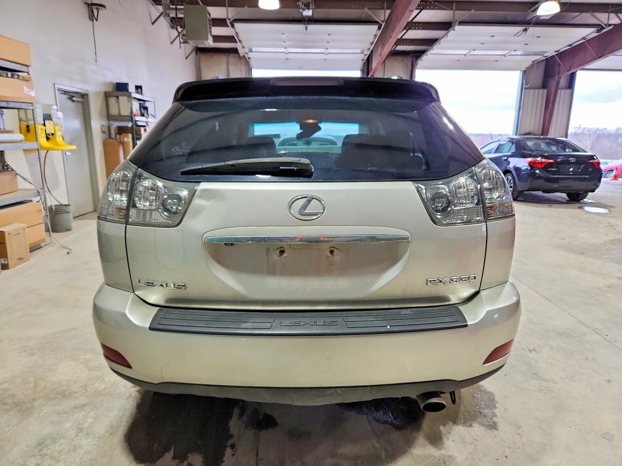 Lexus RX Base