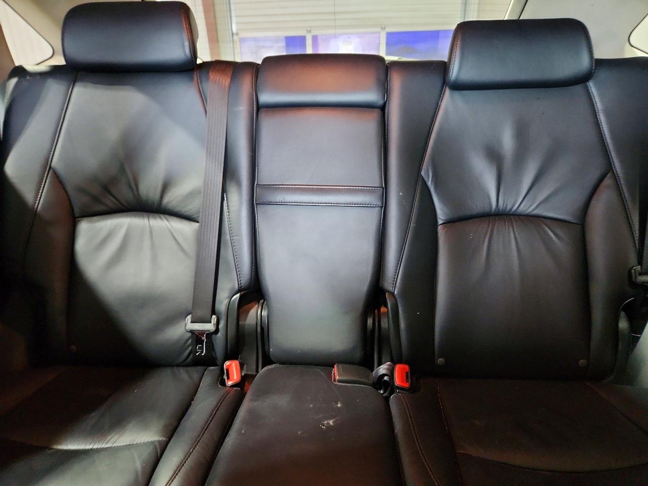 Lexus RX Base