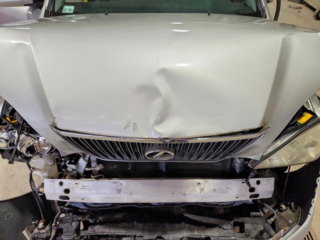 Lexus RX Base
