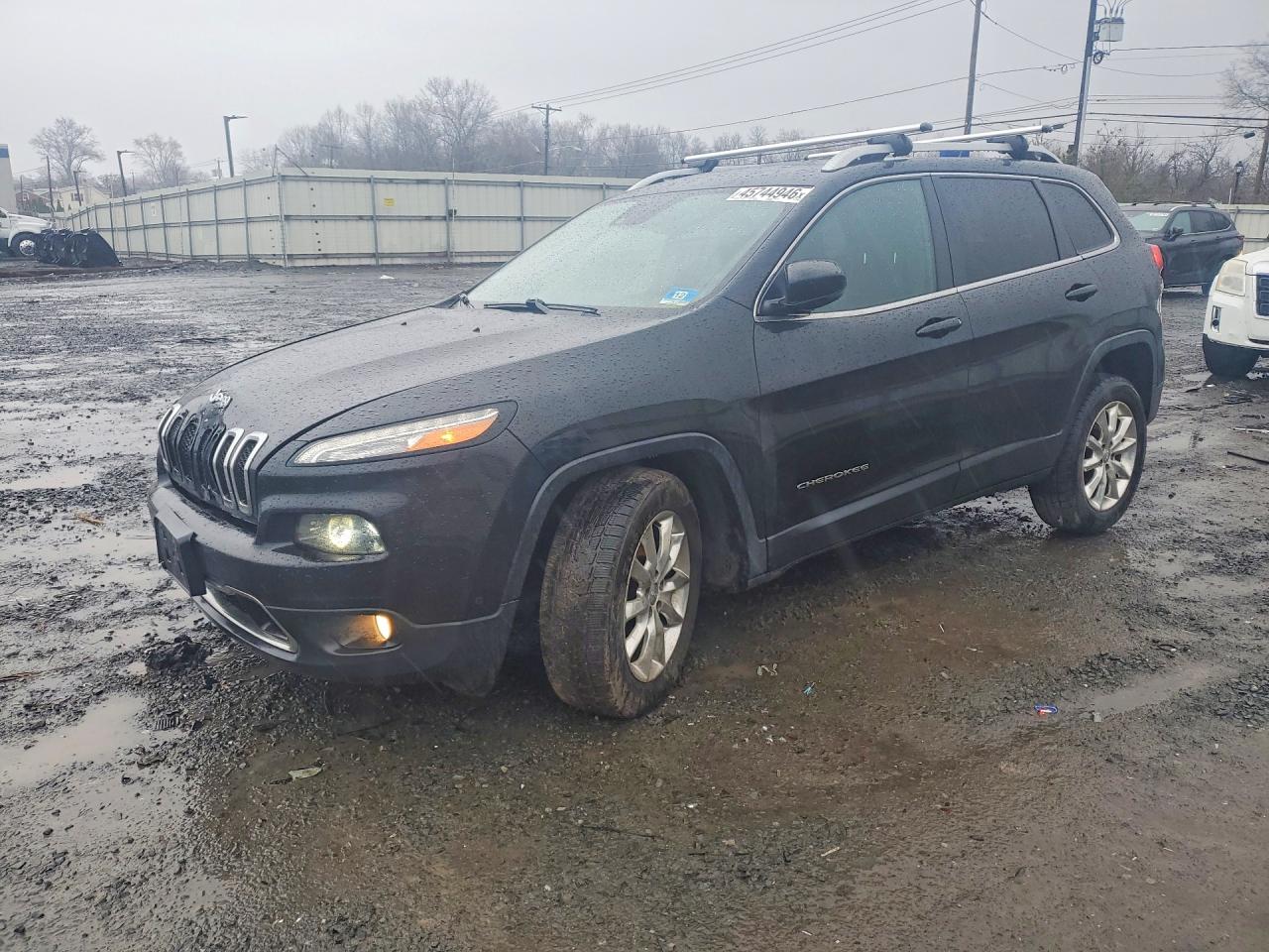 Salvage Jeep Cherokee Image