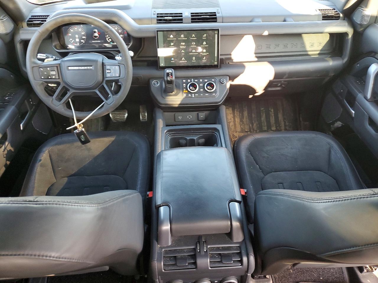 Land Rover Defender 110