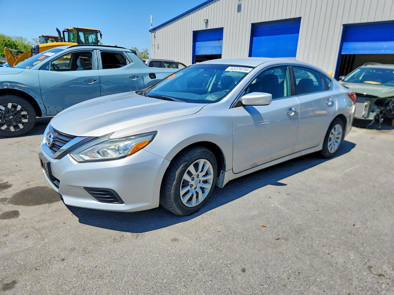 Salvage Nissan Altima Image