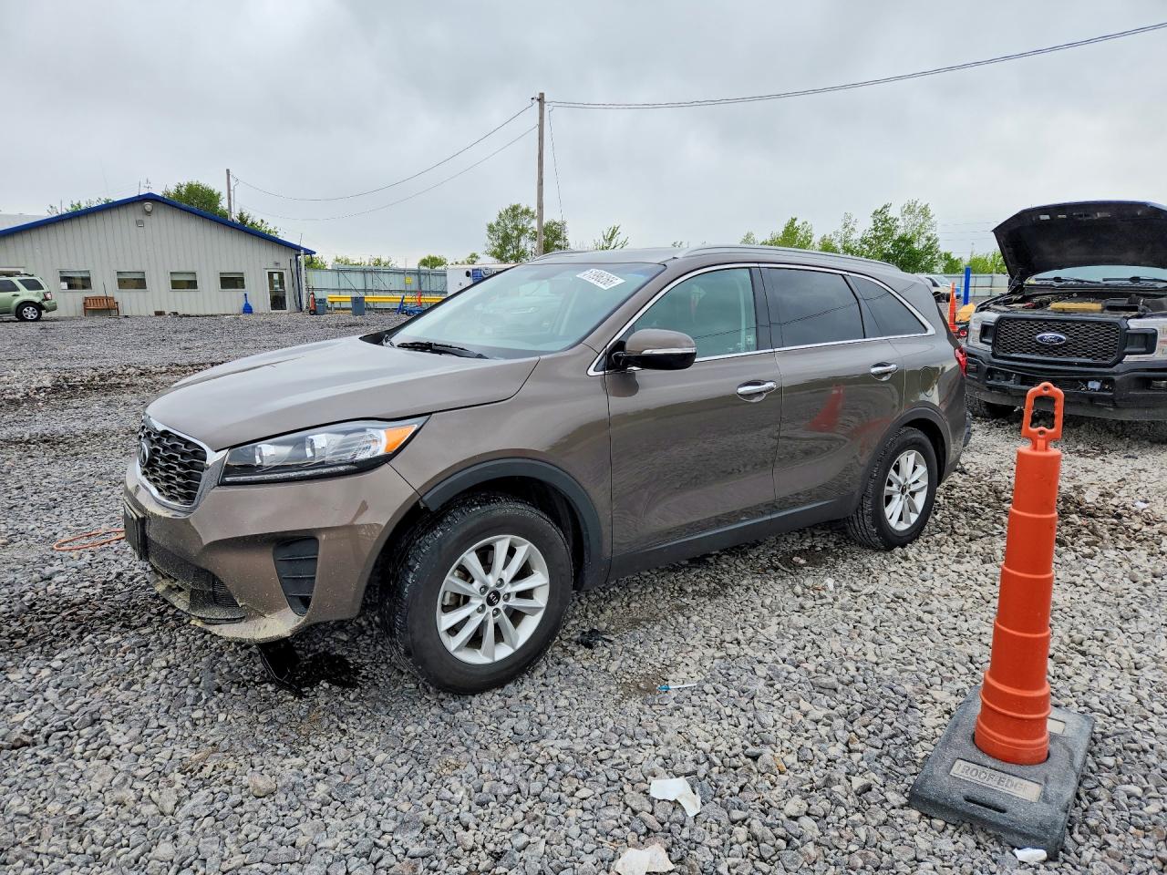 Salvage Kia Sorento Image