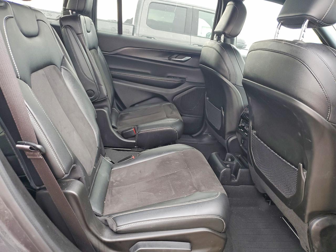 Jeep Cherokee L Laredo