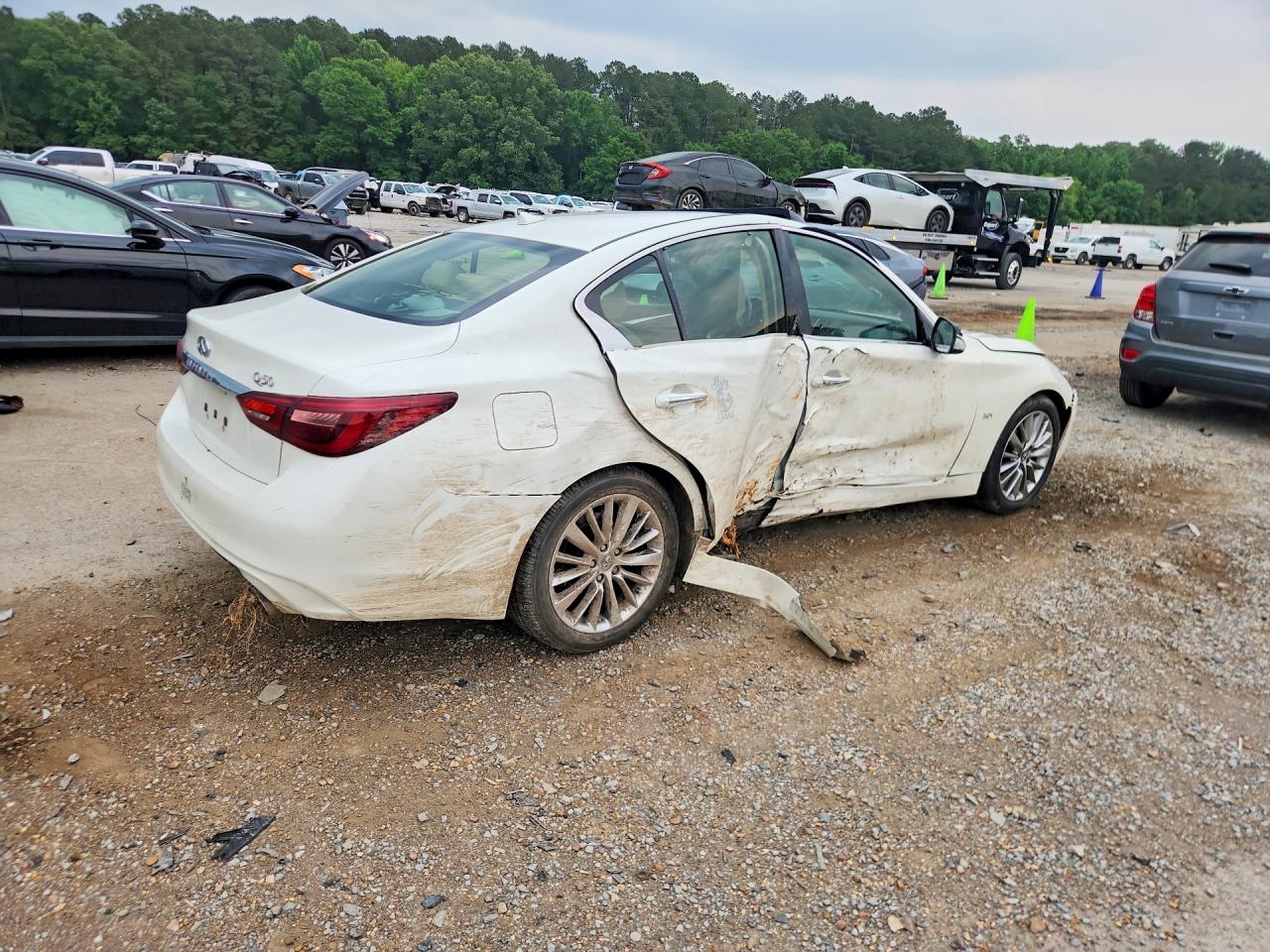 INFINITI Q50 3.0t L 3.0t Luxe