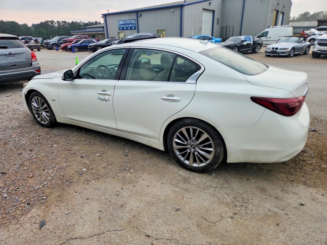 INFINITI Q50 3.0t L 3.0t Luxe