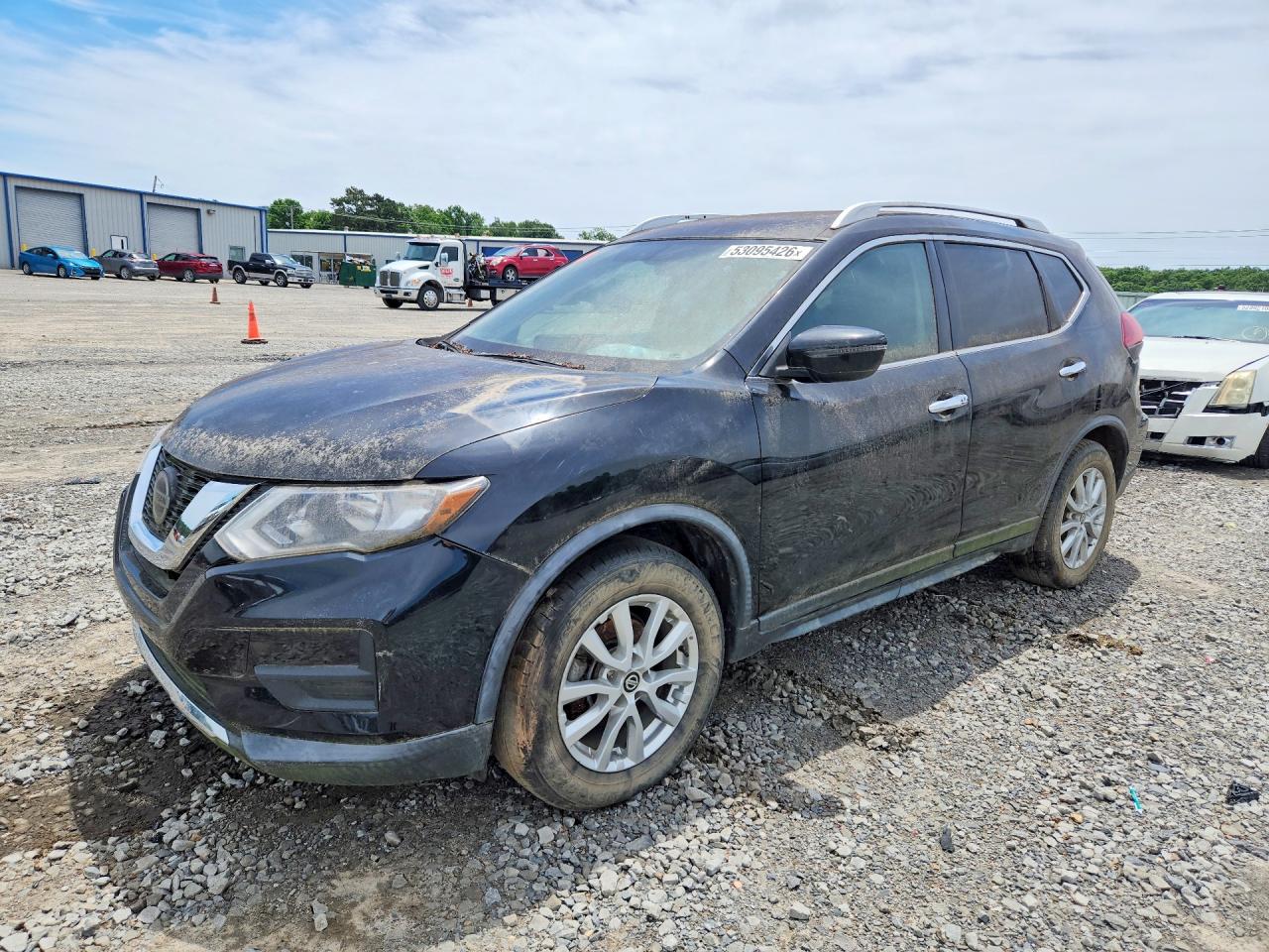 Salvage Nissan Rogue Image