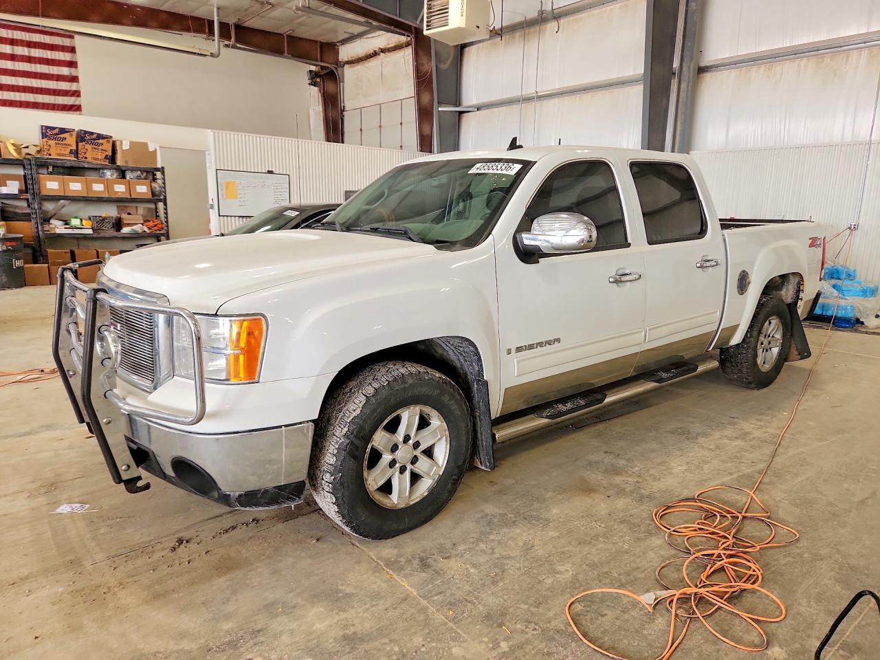 Salvage GMC Sierra Image