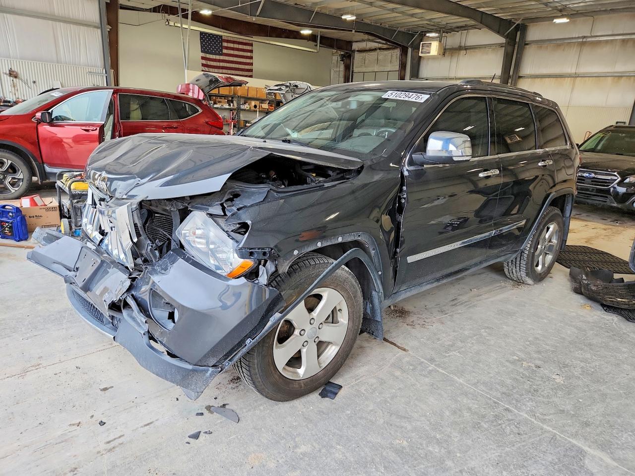 Salvage Jeep Cherokee Image