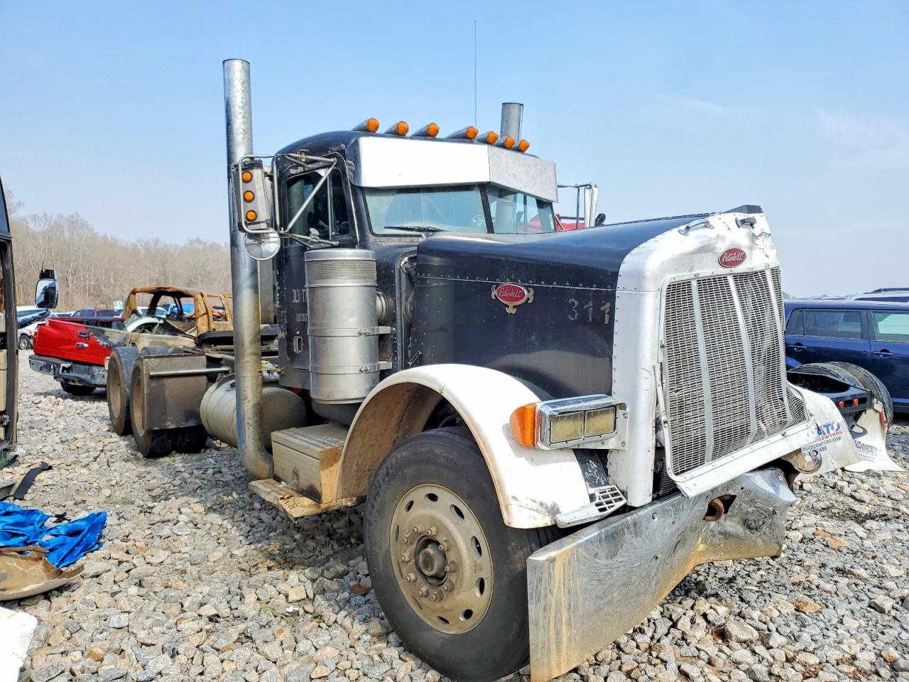 Salvage Peterbilt 379 Image