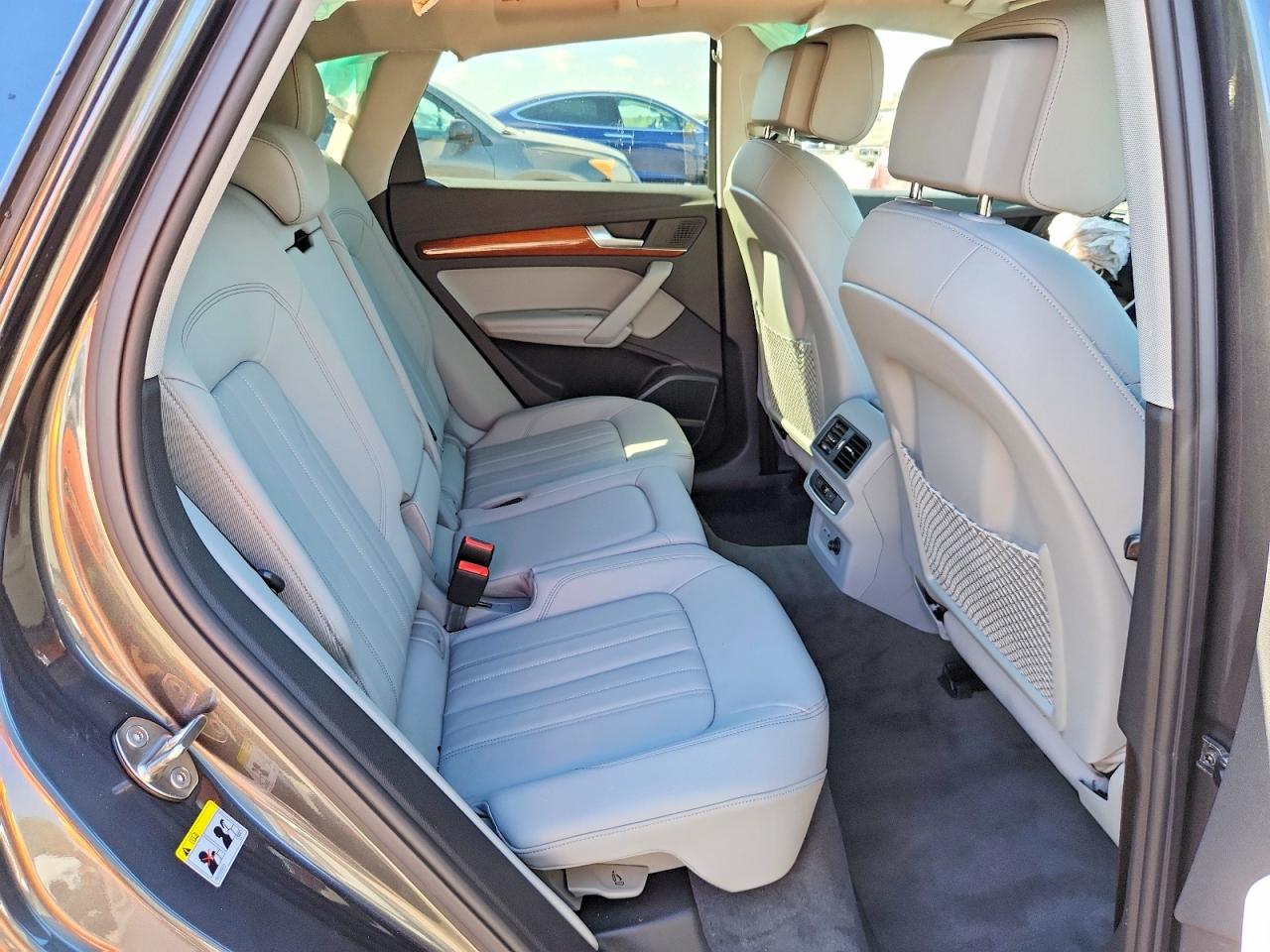 Audi Q5 Premium Plus 45