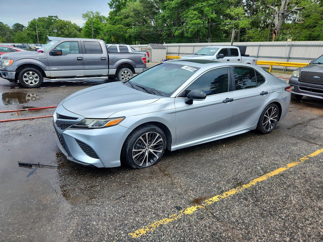 Salvage Toyota Camry Image