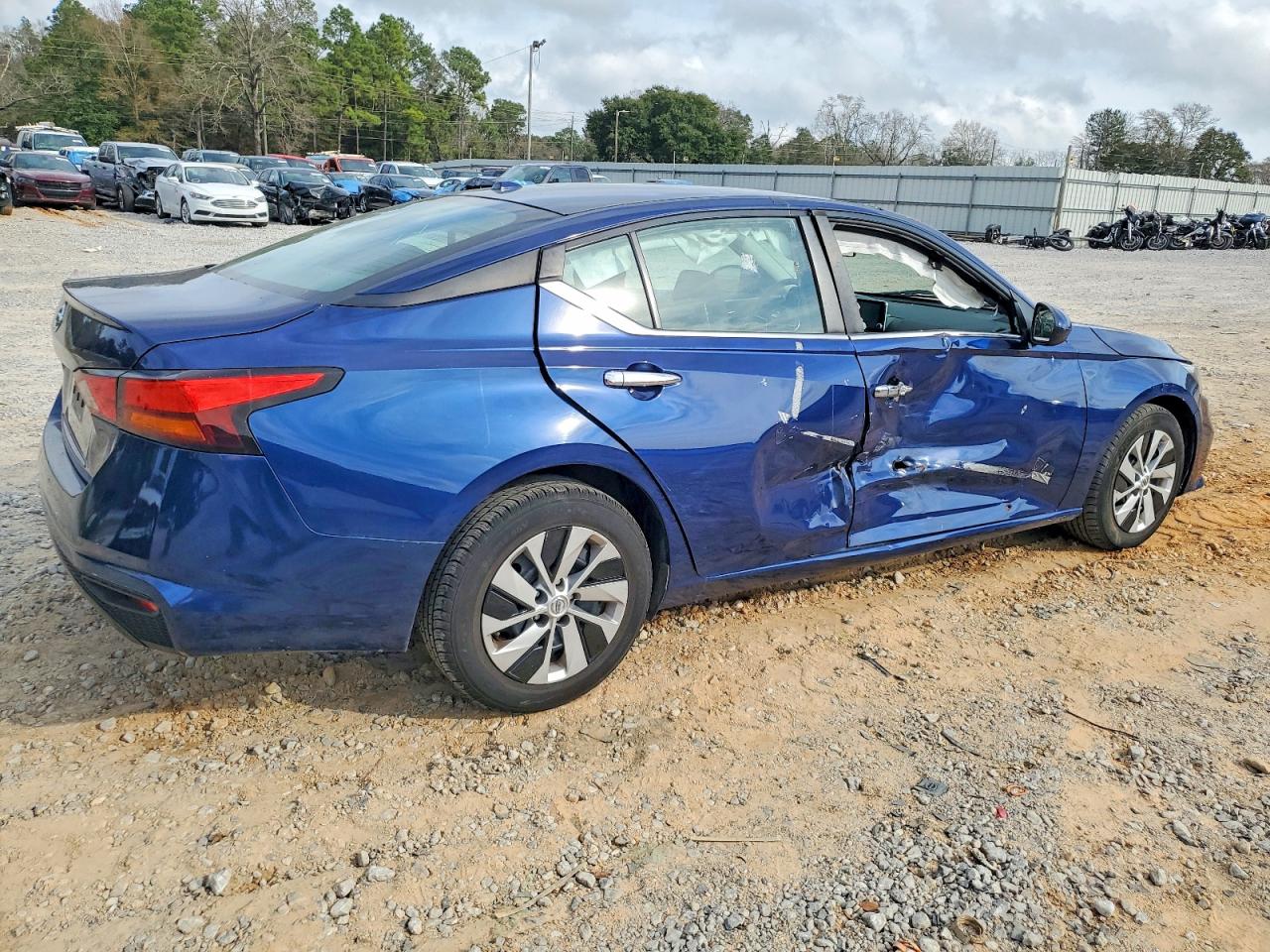 Nissan Altima S