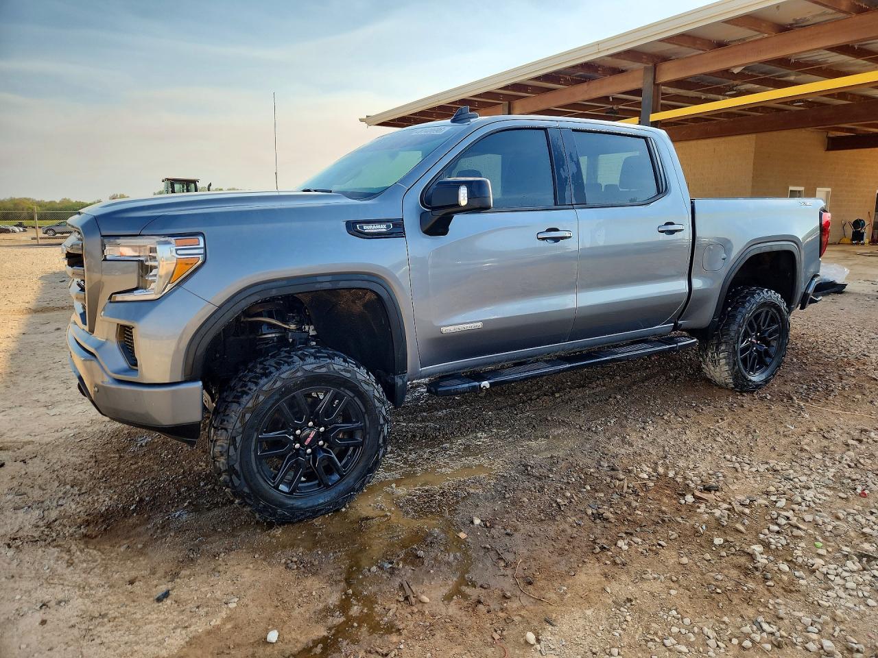 Salvage GMC Sierra Image