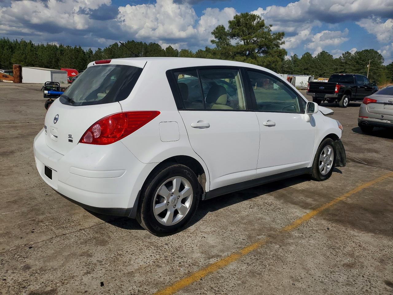 Nissan Versa 1.8 S