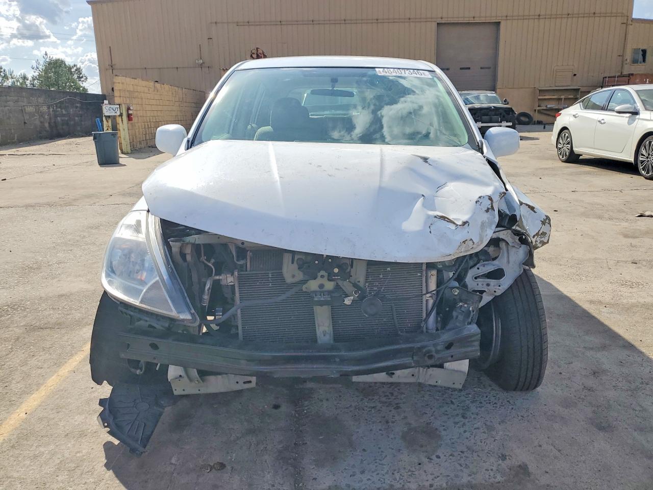 Nissan Versa 1.8 S
