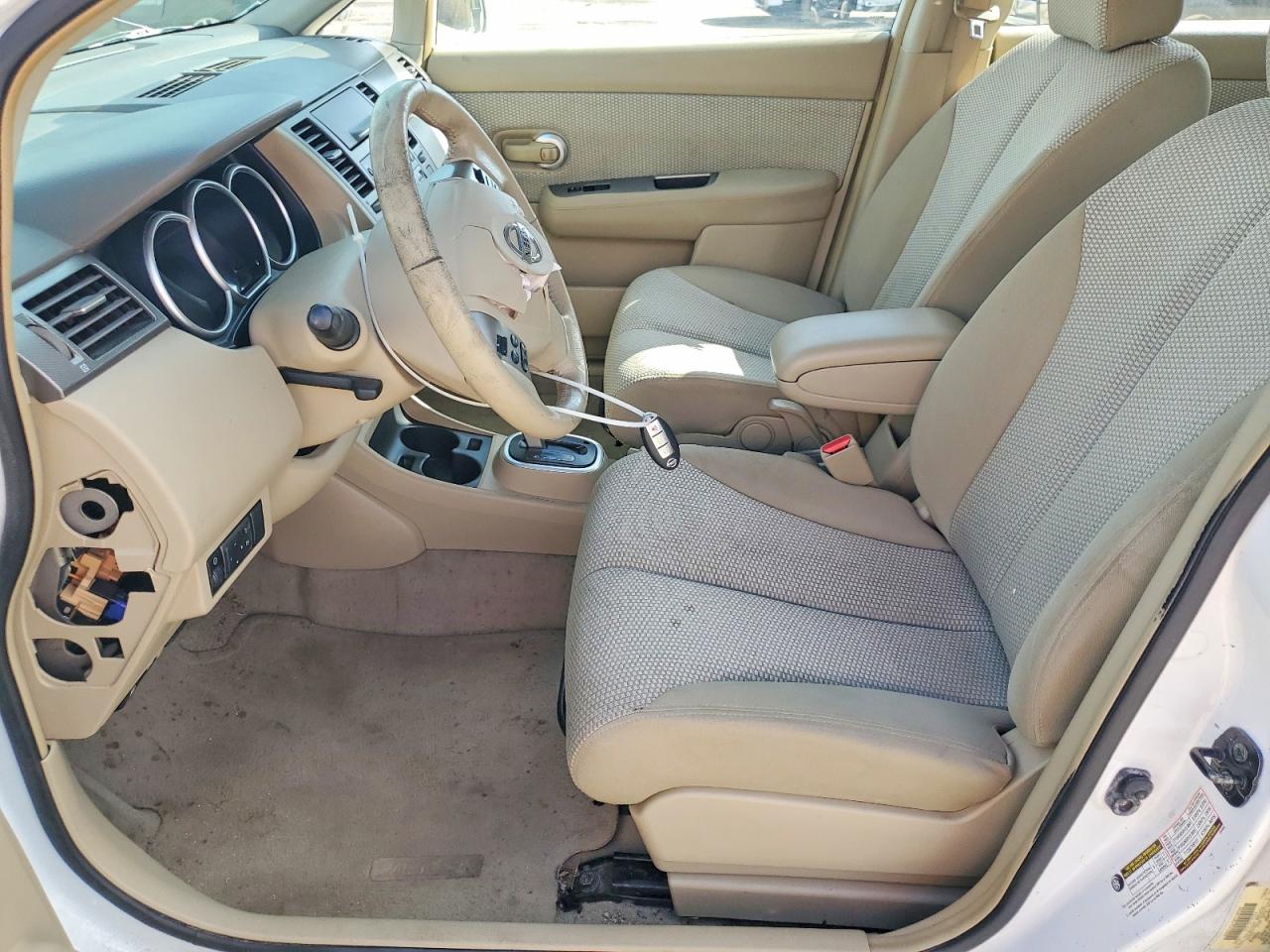 Nissan Versa 1.8 S
