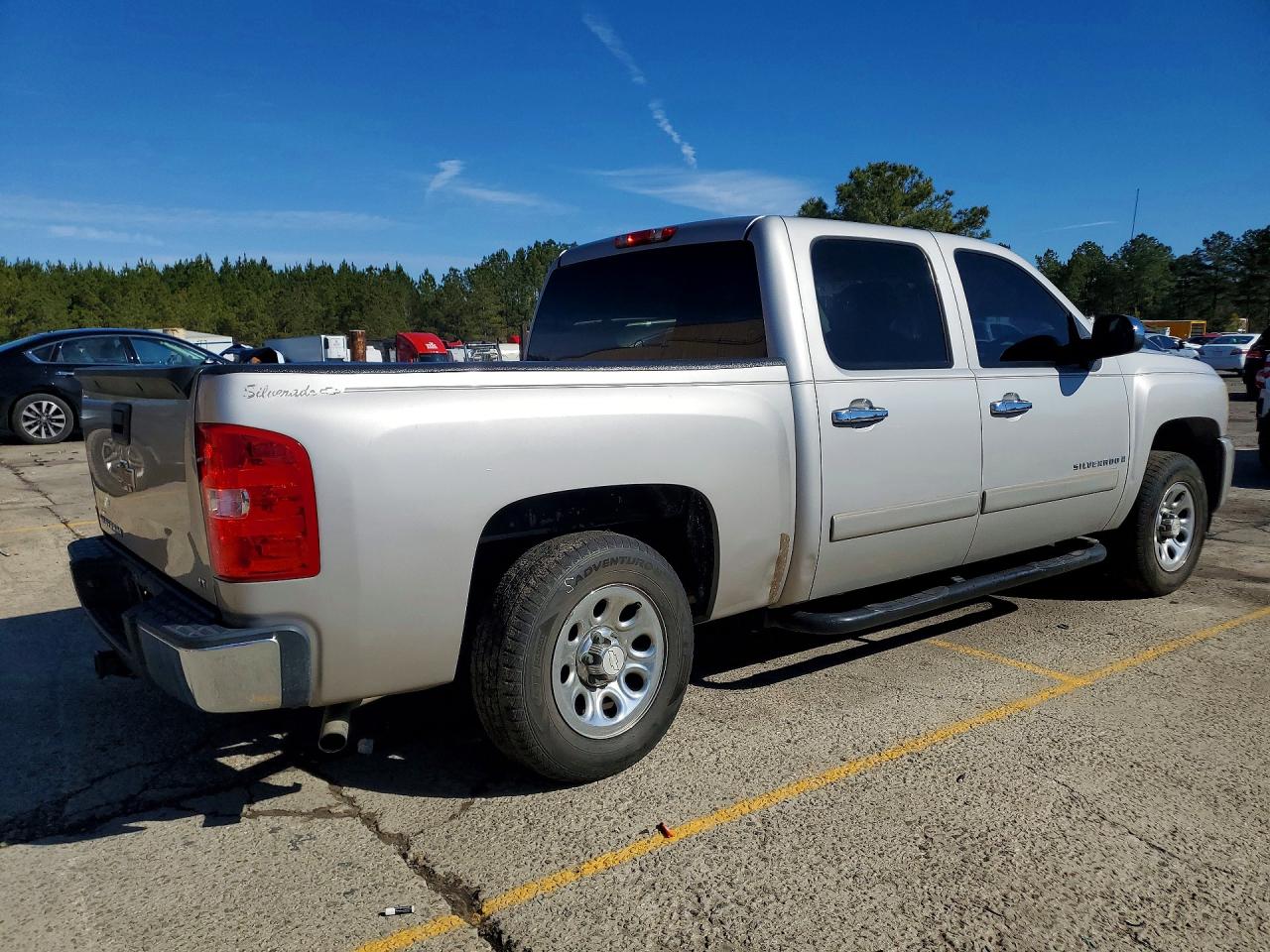 Chevrolet Silverado C1500 Crew Cab