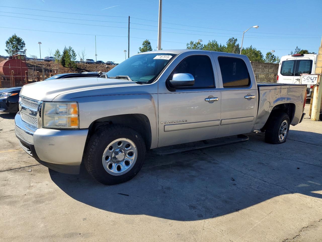 Salvage Chevrolet Silverado Image