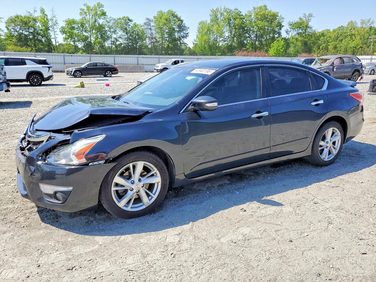 Salvage Nissan Altima Image