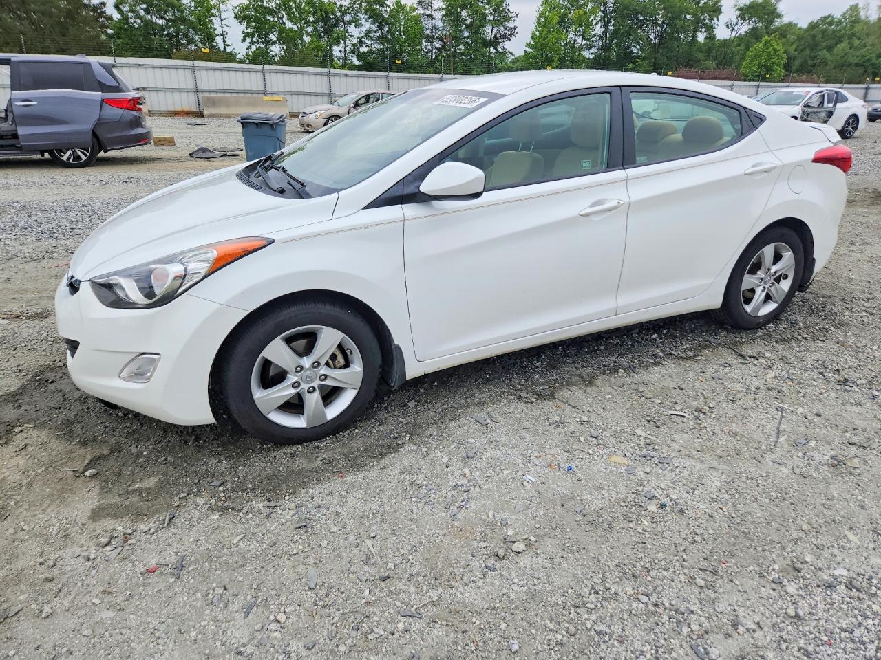 Salvage Hyundai ELANTRA Image