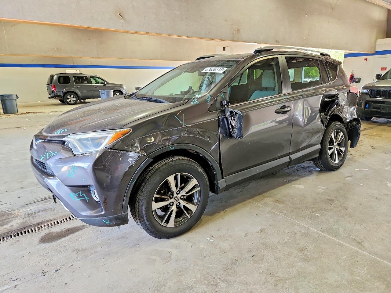 Salvage Toyota RAV4 Image