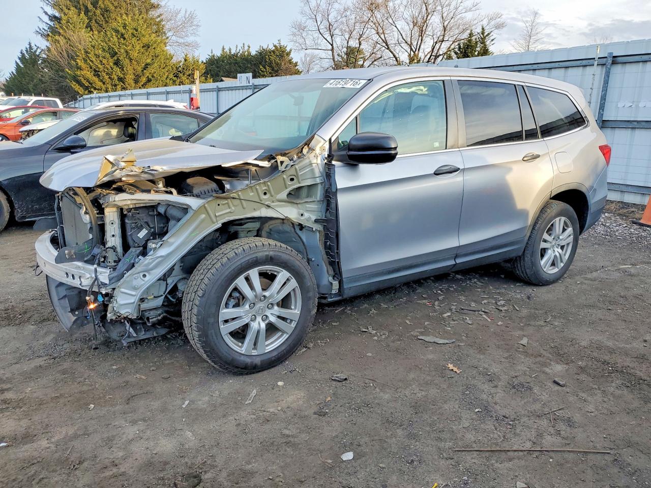 Salvage Honda Pilot Image