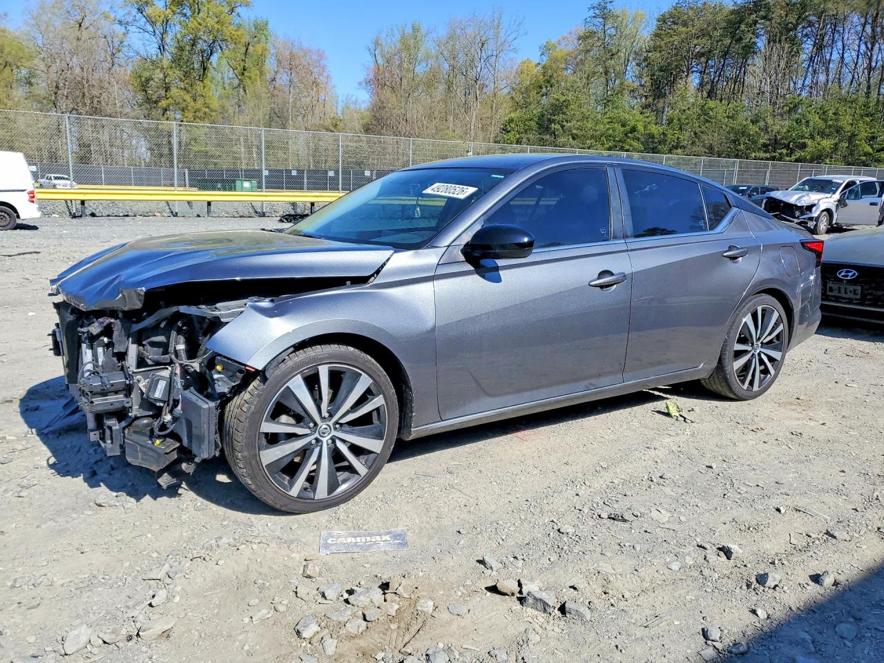 Salvage Nissan Altima Image